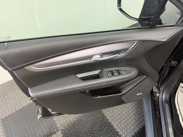 Used 2025 Cadillac XT5 Luxury w/ LPO, Floor Liner Package FWD image 16