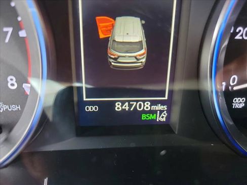 Used 2017 Toyota Highlander Limited image 19