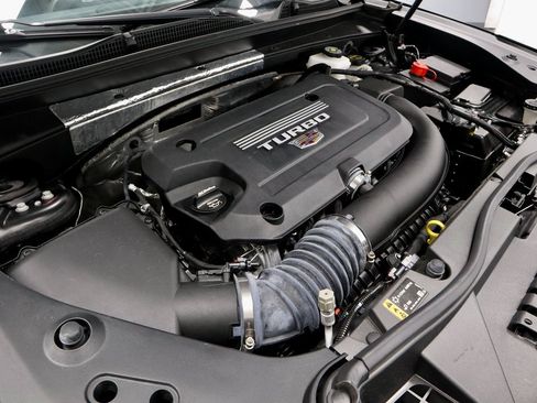 Used 2025 Cadillac XT4 Premium Luxury w/ Cold Weather Package image 18