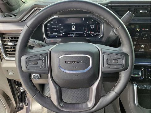 Used 2025 GMC Sierra 2500 Denali Ultimate AWD/4WD image 16