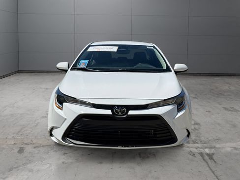 Certified 2025 Toyota Corolla LE FWD image 8
