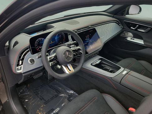 Used 2026 Mercedes-Benz E 53 AMG e 4MATIC Sedan image 9