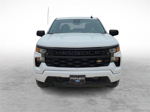 Used 2022 Chevrolet Silverado 1500 Custom image 3
