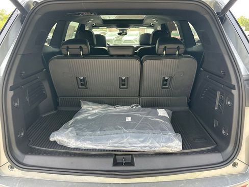 New 2026 Buick Enclave Avenir FWD image 19