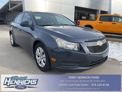 Used 2014 Chevrolet Cruze LS image 1