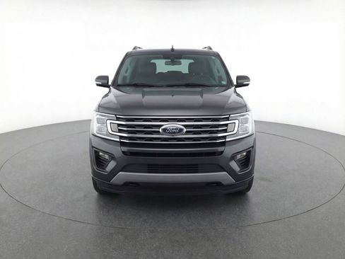 Used 2022 Ford Expedition XLT image 2