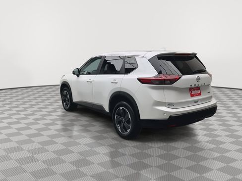 Used 2025 Nissan Rogue SV AWD/4WD image 33