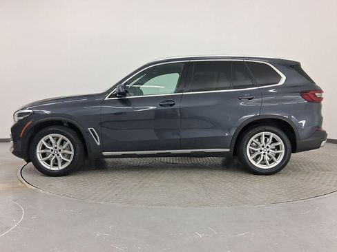Certified 2022 BMW X5 xDrive40i w/ Luxury Seating Package image 2