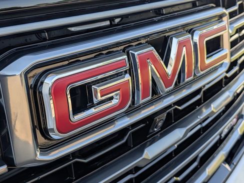 New 2026 GMC Yukon XL AT4 w/ AT4 Premium Package AWD/4WD image 38