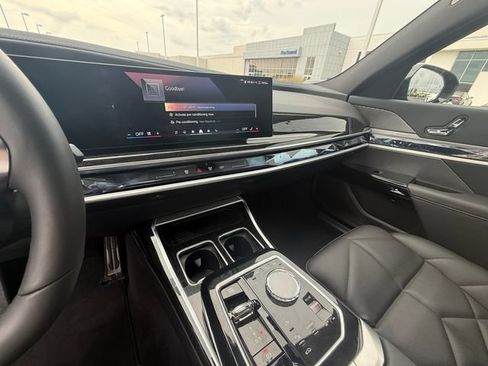 Used 2026 BMW 740i xDrive AWD/4WD image 19