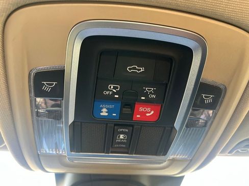 Used 2019 RAM 2500 Laramie AWD/4WD image 37