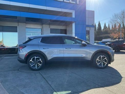 New 2026 Chevrolet Equinox EV LT image 8