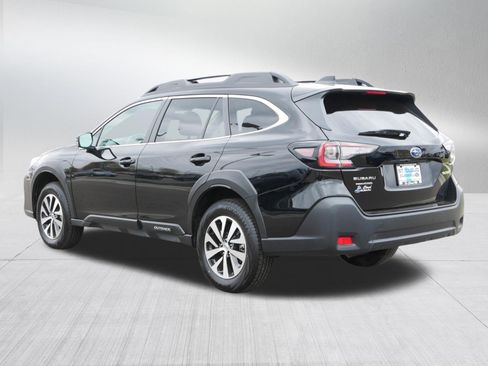 Certified 2025 Subaru Outback Premium AWD/4WD image 5