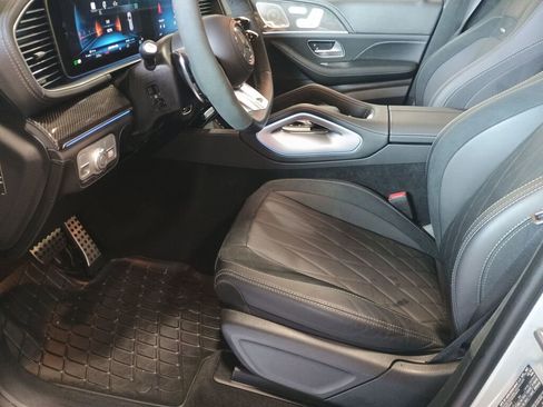 Used 2025 Mercedes-Benz GLS 63 AMG 4MATIC image 9