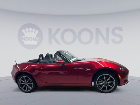 Used 2022 MAZDA MX-5 Miata Grand Touring w/ Weather Package RWD image 12