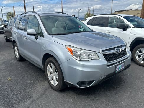 Used 2016 Subaru Forester 2.5i Premium w/ All-Weather Package image 2