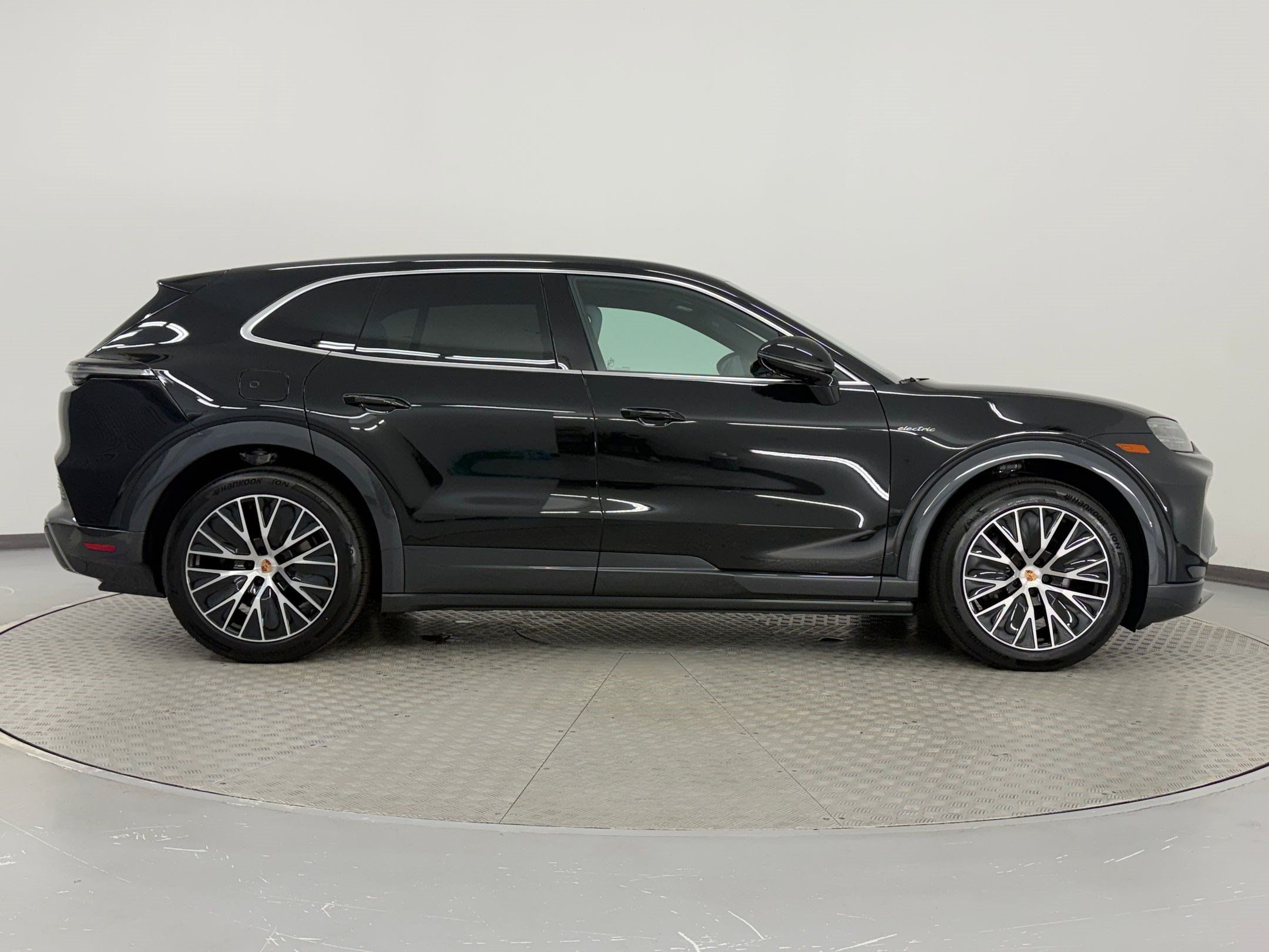 New 2026 Porsche Cayenne Electric AWD/4WD image 8