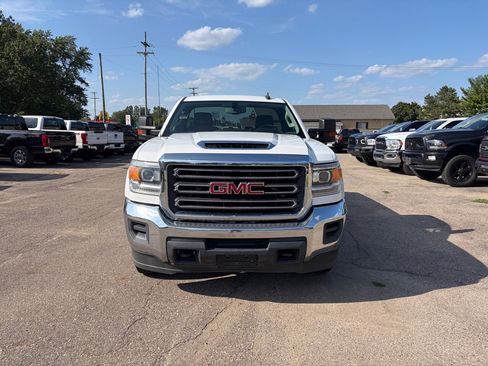 Used 2018 GMC Sierra 2500 4x4 Regular Cab image 3