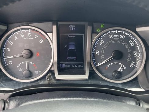 Used 2017 Toyota Tacoma SR5 w/ Tow Package AWD/4WD image 36