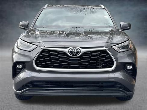 Used 2024 Toyota Highlander LE image 26