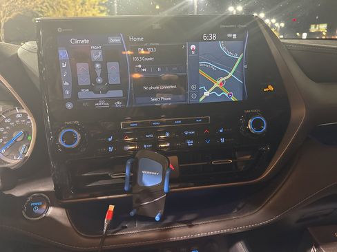 Used 2022 Toyota Highlander Limited image 10