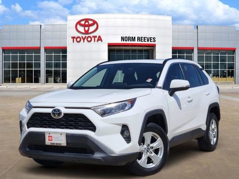 Used 2019 Toyota RAV4 XLE w/ Carpet Mat Package image 1