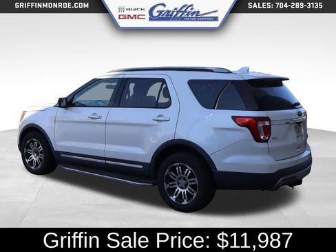 Used 2016 Ford Explorer XLT w/ Equipment Group 202A FWD image 3