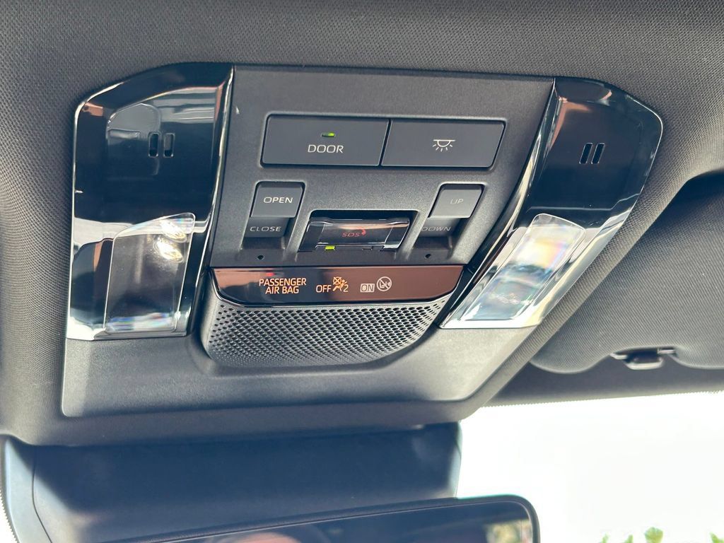 Used 2025 Lexus GX 550 AWD/4WD image 23