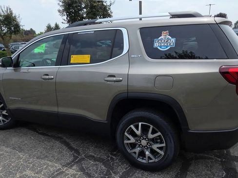 Used 2023 GMC Acadia SLT FWD image 6
