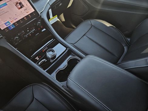 New 2025 Jeep Grand Cherokee Limited image 19