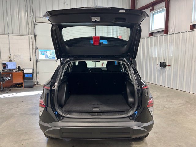 Used 2025 Hyundai Kona SE FWD image 19