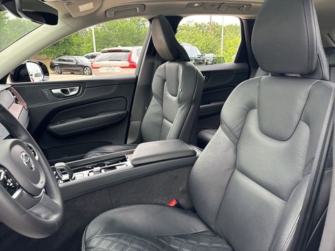 Used 2024 Volvo XC60 B5 Plus w/ Protection Package Premier image 17