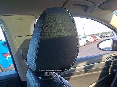 Certified 2023 Volkswagen Jetta SE w/ Panoramic Sunroof Package FWD image 13