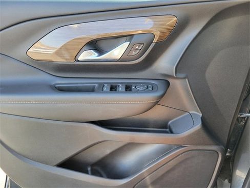 Used 2018 GMC Terrain SLE w/ Driver Convenience Package image 16