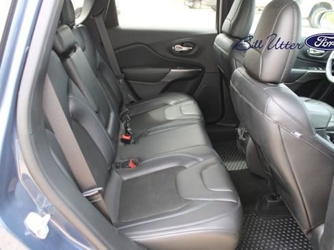 Used 2020 Jeep Cherokee Latitude Plus w/ Cold Weather Group AWD/4WD image 11