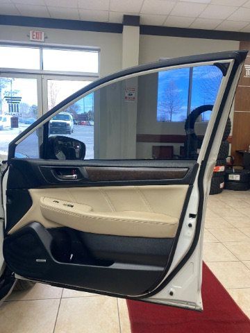 Used 2019 Subaru Outback 2.5i Limited AWD/4WD image 8