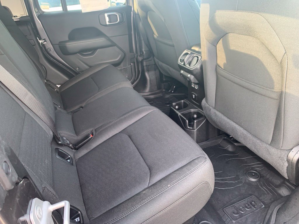 Used 2020 Jeep Gladiator Overland AWD/4WD image 24