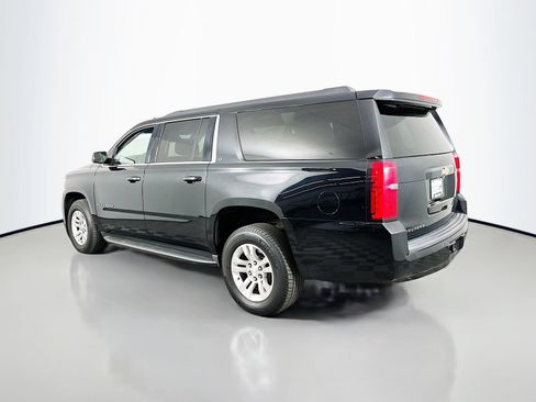 Used 2016 Chevrolet Suburban LT w/ Luxury Package AWD/4WD image 8