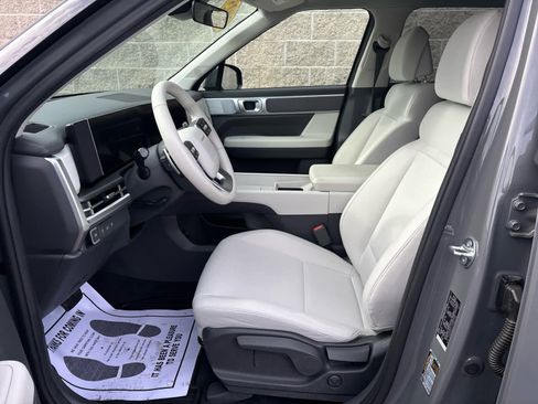 Used 2025 Hyundai Santa Fe SE image 12