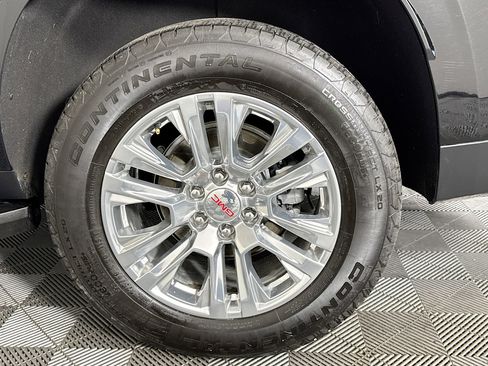 Used 2025 GMC Yukon Denali AWD/4WD image 35