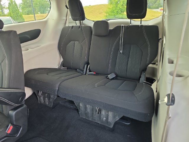 Used 2023 Chrysler Voyager LX FWD image 12