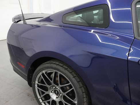 Used 2011 Ford Mustang Shelby GT500 w/ SVT Performance Pkg RWD image 28