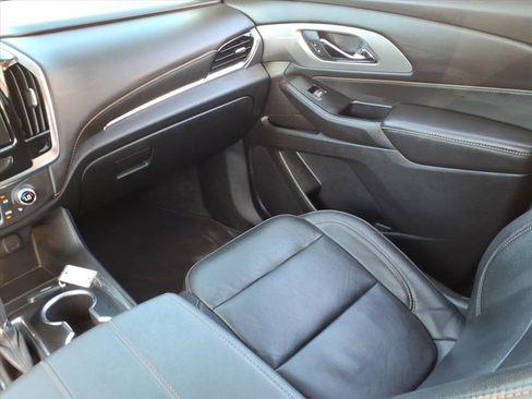 Used 2019 Chevrolet Traverse LT image 20