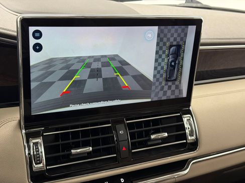 Certified 2023 Lincoln Navigator Reserve AWD/4WD image 29