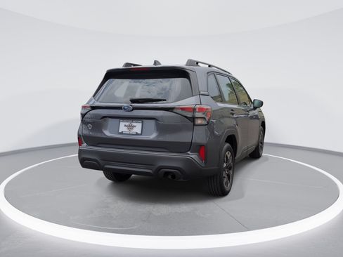 Used 2025 Subaru Forester AWD/4WD image 5