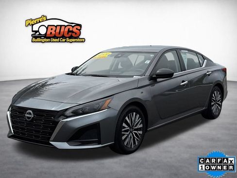 Used 2024 Nissan Altima 2.5 SV FWD image 1