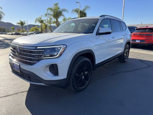 New 2026 Volkswagen Atlas SE image 5