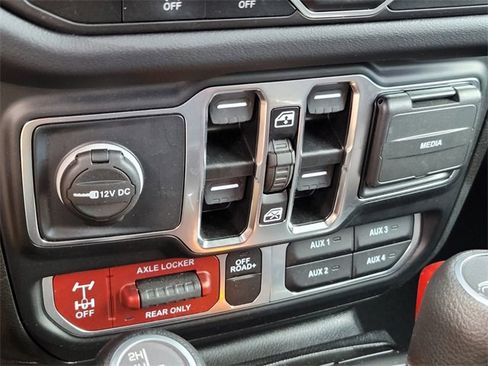 Used 2024 Jeep Gladiator Mojave w/ Convenience Group image 34