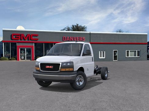 New 2026 GMC Savana 3500 1WT w/ Driver Convenience Package image 32