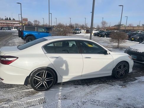 Used 2017 Honda Accord Sport image 8